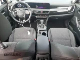 2024 Kia Seltos S z VIN KNDEU2AA2R7526583, wystawiony jako Copart lot #53225785 z przebiegiem 10 804 mil mil oraz Szkoda całkowita • Salvage title. Historia ofert i sprzedaży dostępna na DreamBid. Obrazek 8.