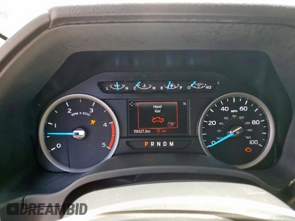 2022 Ford F-250 XL with VIN 1FT8W2BTXNEE16815, listed as a Copart auction lot 61967185 with 116,527 mi miles and Salvage title. Bid and sale history available at DreamBid. Image 9.