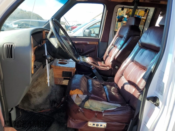 1996 Ford Econoline Cargo z VIN 1FDEE14HXTHA20688, wystawiony jako Copart lot #80077294 z przebiegiem 216 001 mil mil oraz Nie do naprawy • Non repairable. Historia ofert i sprzedaży dostępna na DreamBid. Obrazek 7.