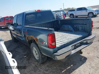 2006 Chevrolet Silverado 1500 LT1 with VIN 2GCEK13T961173184, listed as a IAAI auction lot 41864254 with 700,443 mi miles. Bid and sale history available at carsss.com. Image 3.