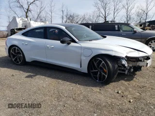 2024 Audi RS e-tron GT z VIN WAUBHBFW7R7901666, wystawiony jako Copart lot #49103775 z przebiegiem 7651 mil mil oraz Szkody całkowita. Historia ofert i sprzedaży dostępna na DreamBid. Obrazek 4.