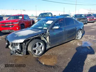 2013 Audi A4 Premium с VIN WAUBFAFL5DN045360, выставлен на аукционе IAAI как лот 41258909 с пробегом 166 537 миль миль и . История ставок и продаж доступна на DreamBid. Изображение 2.