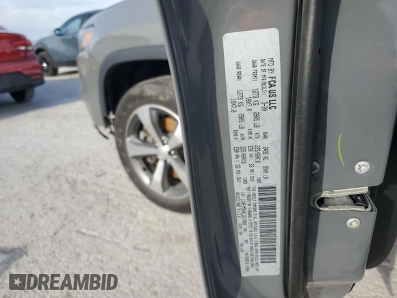 2020 Jeep Cherokee Limited z VIN 1C4PJMDX4LD617800, wystawiony jako Copart lot #52169345 z przebiegiem 44 544 mil mil oraz Szkoda całkowita • Salvage title. Historia ofert i sprzedaży dostępna na DreamBid. Obrazek 12.