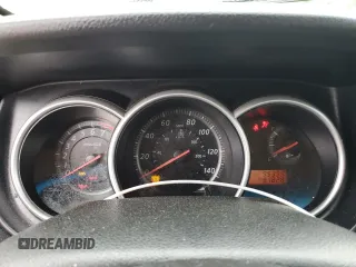 2010 Nissan Versa S z VIN 3N1BC1AP9AL418100, wystawiony jako Copart lot #57971985 z przebiegiem 95 353 mil mil oraz Szkoda całkowita • Salvage title. Historia ofert i sprzedaży dostępna na DreamBid. Obrazek 9.