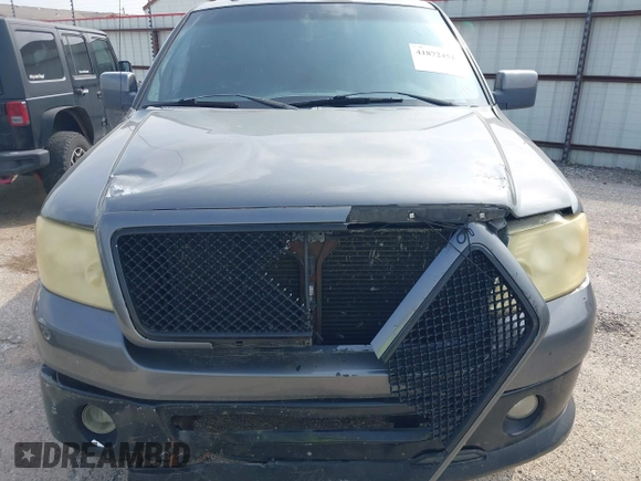 2008 Ford F-150 XL with VIN 1FTRW12W68KD95752, listed as a IAAI auction lot 41872451 with 188,078 mi miles. Bid and sale history available at carsss.com. Image 12.