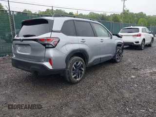 2025 Subaru Forester Limited с VIN JF2SLDRC4SH416319, выставлен на аукционе IAAI как лот 42376011 с пробегом 5 105 миль миль и . История ставок и продаж доступна на DreamBid. Изображение 4.