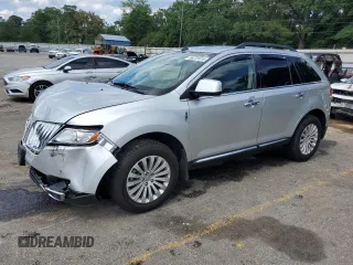 2011 Lincoln MKX z VIN 2LMDJ6JK1BBJ15516, wystawiony jako Copart lot #56751915 z przebiegiem 107 043 mil mil oraz Szkoda całkowita • Salvage title. Historia ofert i sprzedaży dostępna na DreamBid. Obrazek 1.