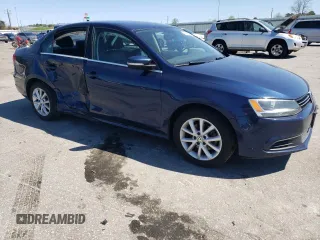 2013 Volkswagen Jetta SE z VIN 3VWDP7AJ8DM288024, wystawiony jako Copart lot #49385335 z przebiegiem 109 439 mil mil oraz Szkoda całkowita • Salvage title. Historia ofert i sprzedaży dostępna na DreamBid. Obrazek 4.