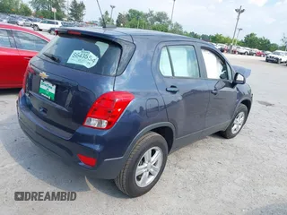 2019 Chevrolet Trax LS with VIN 3GNCJNSB9KL281783, listed as a IAAI auction lot 39713553 with 25,696 mi miles. Bid and sale history available at carsss.com. Image 4.