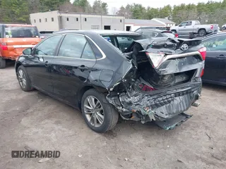 2015 Toyota Camry XLE with VIN 4T1BF1FK7FU079685, listed as a IAAI auction lot 41998976 with 109,489 mi miles. Bid and sale history available at carsss.com. Image 3.
