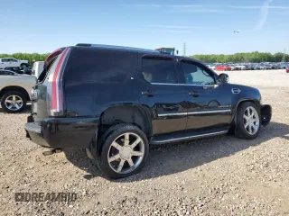2007 Cadillac Escalade z VIN 1GYFK63807R187572, wystawiony jako Copart lot #54098225 z przebiegiem Nie podano mil oraz Szkoda całkowita • Salvage title. Historia ofert i sprzedaży dostępna na DreamBid. Obrazek 3.