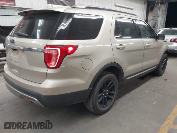 2017 Ford Explorer XLT with VIN 1FM5K7D86HGA61358, listed as a IAAI auction lot 41948512 with 167,914 mi miles and . Bid and sale history available at carsss.com. Image 4.
