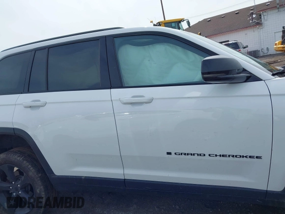 2023 Jeep Grand Cherokee Limited with VIN 1C4RJHBG5PC643014, listed as a IAAI auction lot 42352689 with 17,039 mi miles and . Bid and sale history available at DreamBid. Image 13.