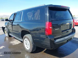 2018 Chevrolet Suburban LT z VIN 1GNSCHKC4JR111130, wystawiony jako IAAI lot #42383199 z przebiegiem 44 584 mil mil oraz . Historia ofert i sprzedaży dostępna na DreamBid. Obrazek 3.