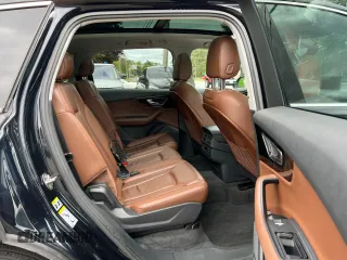 2017 Audi Q7 Premium Plus with VIN WA1LAAF75HD036771, listed as a Copart auction lot 57857695 with 147,461 mi miles and Clean title. Bid and sale history available at DreamBid. Image 6.