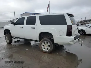 2008 Chevrolet Suburban LT w/2LT with VIN 3GNFK16388G267557, listed as a Copart auction lot 43952315 with 243,207 mi miles and Salvage Title. Bid and sale history available at carsss.com. Image 2.