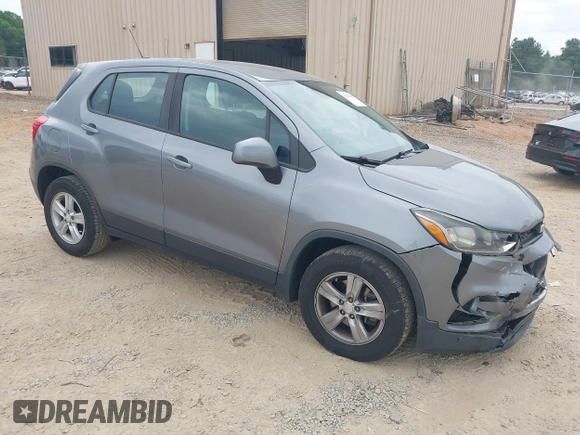 2020 Chevrolet Trax LS z VIN 3GNCJKSB4LL176651, wystawiony jako IAAI lot #42126535 z przebiegiem 118 420 mil mil oraz . Historia ofert i sprzedaży dostępna na DreamBid. Obrazek 1.