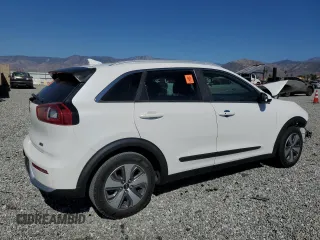 2018 Kia Niro LX with VIN KNDCB3LC9J5170876, listed as a Copart auction lot 46695975 with 33,373 mi miles and Salvage Title. Bid and sale history available at carsss.com. Image 3.