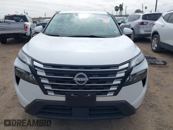 2024 Nissan Rogue SV z VIN JN8BT3BA3RW359753, wystawiony jako IAAI lot #41414024 z przebiegiem 5 038 mil mil oraz . Historia ofert i sprzedaży dostępna na DreamBid. Obrazek 13.