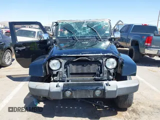 2016 Jeep Wrangler Unlimited 75th Anniversary with VIN 1C4BJWEGXGL270750, listed as a IAAI auction lot 42098170 with 87,316 mi miles and . Bid and sale history available at DreamBid. Image 12.