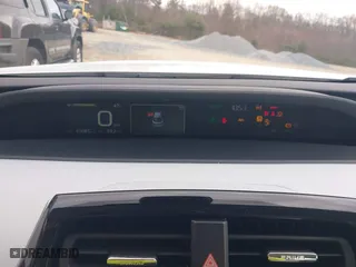 2019 Toyota Prius L Eco with VIN JTDKARFUXK3098878, listed as a IAAI auction lot 41840307 with 43,085 mi miles. Bid and sale history available at carsss.com. Image 7.
