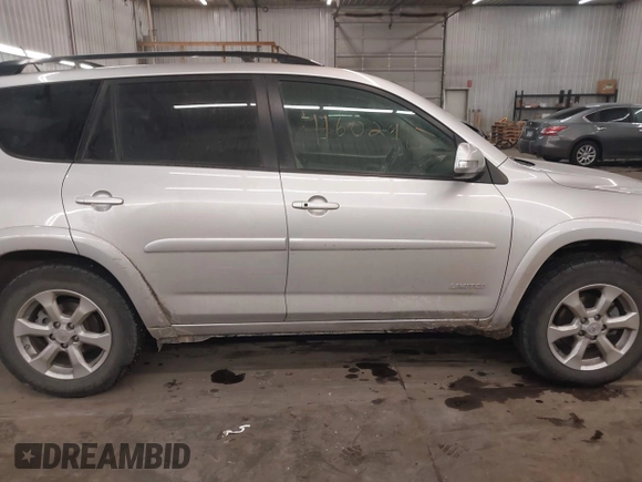 2010 Toyota RAV4 Ltd with VIN JTMDK4DV6A5085133, listed as a IAAI auction lot 41602915 with 160,749 mi miles. Bid and sale history available at carsss.com. Image 14.
