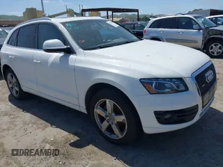 2012 Audi Q5 2.0T Premium Plus with VIN WA1LFAFP9CA121303, listed as a IAAI auction lot 42035678 with 165,581 mi miles. Bid and sale history available at carsss.com. Image 1.