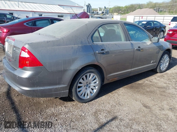 2010 Ford Fusion Hybrid with VIN 3FADP0L30AR376210, listed as a IAAI auction lot 42110727 with 108,897 mi miles. Bid and sale history available at carsss.com. Image 4.