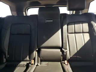 2018 Land Rover Range Rover Sport SE with VIN SALWG2RV8JA404362, listed as a Copart auction lot 77202914 with 113,021 mi miles and Clean Title. Bid and sale history available at carsss.com. Image 10.