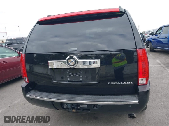 2008 Cadillac Escalade z VIN 1GYFK63848R223426, wystawiony jako IAAI lot #41981521 z przebiegiem 136 773 mil mil oraz . Historia ofert i sprzedaży dostępna na DreamBid. Obrazek 16.