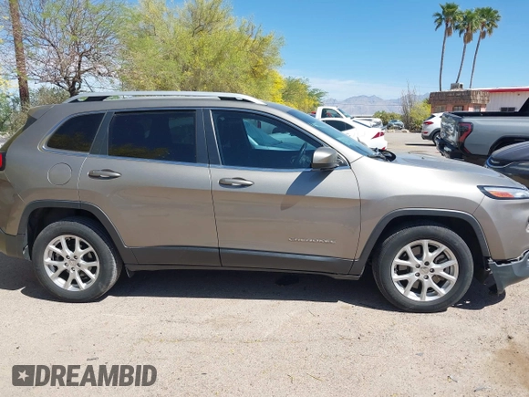 2017 Jeep Cherokee Latitude with VIN 1C4PJLCB8HW667384, listed as a IAAI auction lot 42047427 with 103,339 mi miles and . Bid and sale history available at carsss.com. Image 13.