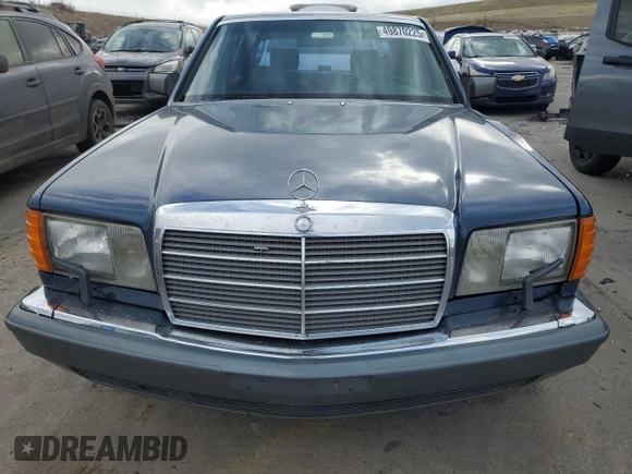 1986 Mercedes-Benz 560 with VIN WDBCA39D0GA267806, listed as a Copart auction lot 49870225 with 117,401 mi miles and Clean Title. Bid and sale history available at DreamBid. Image 5.