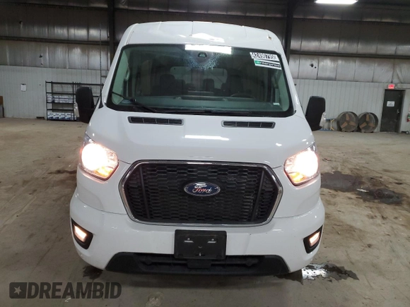 2022 Ford Transit Passenger XL z VIN 1FBAX2C82NKA78986, wystawiony jako Copart lot #42490795 z przebiegiem 63 246 mil mil oraz Czysty tytuł • Clean title. Historia ofert i sprzedaży dostępna na DreamBid. Obrazek 5.