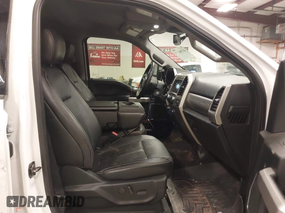 2020 Ford F-250 XL z VIN 1FT7W2B65LED67610, wystawiony jako IAAI lot #41288173 z przebiegiem 160 730 mil mil oraz . Historia ofert i sprzedaży dostępna na DreamBid. Obrazek 5.