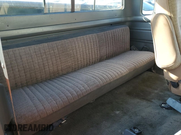 1991 Ford F-250 with VIN 1FTHX26M1MKA14231, listed as a Copart auction lot 41796005 with 6,983 mi miles and Salvage title. Bid and sale history available at DreamBid. Image 10.