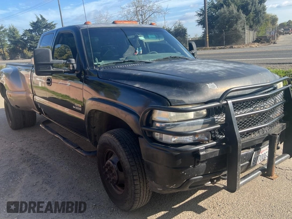 2001 Chevrolet Silverado 1500 with VIN 1GCJC39151E326082, listed as a Copart auction lot 51019515 with 253,364 mi miles and Clean Title. Bid and sale history available at DreamBid. Image 1.