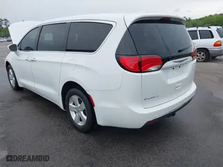 2020 Chrysler Pacifica Touring with VIN 2C4RC1FG4LR135808, listed as a IAAI auction lot 41932205 with 152,073 mi miles. Bid and sale history available at carsss.com. Image 3.