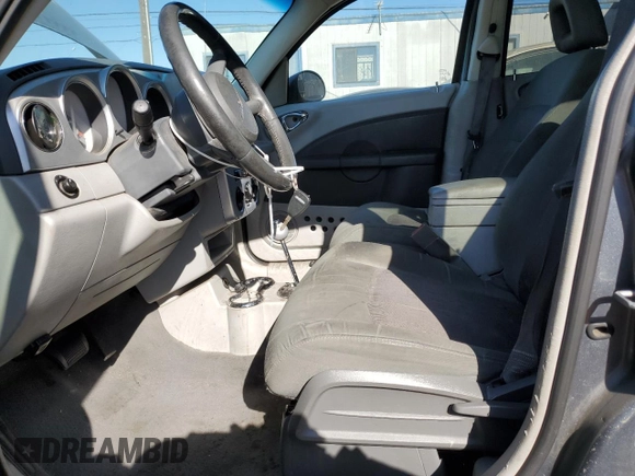2010 Chrysler PT Cruiser z VIN 3A4GY5F9XAT130909, wystawiony jako Copart lot #49653315 z przebiegiem 123 801 mil mil oraz Czysty tytuł • Clean title. Historia ofert i sprzedaży dostępna na DreamBid. Obrazek 7.