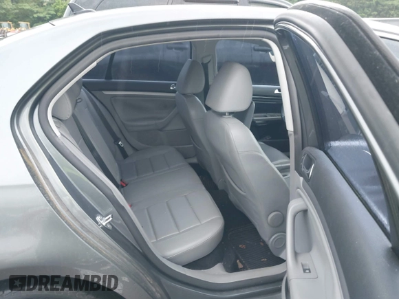 2009 Volkswagen Jetta SE с VIN 3VWRM71K59M172083, выставлен на аукционе IAAI как лот 42352537 с пробегом 168 713 миль миль и . История ставок и продаж доступна на DreamBid. Изображение 8.