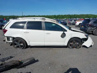 2015 Dodge Journey Crossroad z VIN 3C4PDCGG8FT567835, wystawiony jako IAAI lot #42290535 z przebiegiem 151 191 mil mil oraz . Historia ofert i sprzedaży dostępna na DreamBid. Obrazek 14.