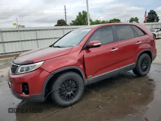 2014 Kia Sorento LX z VIN 5XYKTCA65EG548016, wystawiony jako Copart lot #59392015 z przebiegiem 106 315 mil mil oraz Szkoda całkowita • Salvage title. Historia ofert i sprzedaży dostępna na DreamBid. Obrazek 1.