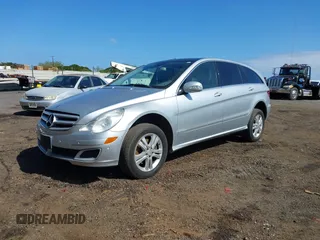 2006 Mercedes-Benz R-Class 5.0L with VIN 4JGCB75E36A002490, listed as a IAAI auction lot 41486426 with 70,055 mi miles. Bid and sale history available at carsss.com. Image 2.