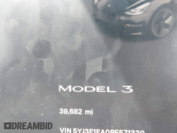 2023 Tesla Model 3 z VIN 5YJ3E1EA0PF571330, wystawiony jako IAAI lot #42198817 z przebiegiem 39 682 mil mil oraz . Historia ofert i sprzedaży dostępna na DreamBid. Obrazek 7.