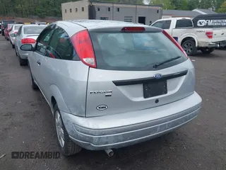 2007 Ford Focus S with VIN 1FAHP31N27W252727, listed as a IAAI auction lot 42194199 with 25,581 mi miles and . Bid and sale history available at carsss.com. Image 3.
