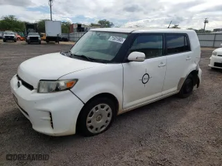 2015 Scion xB with VIN JTLZE4FE7FJ067978, listed as a Copart auction lot 71531993 with 130,903 mi miles and Non Repairable. Bid and sale history available at carsss.com. Image 1.