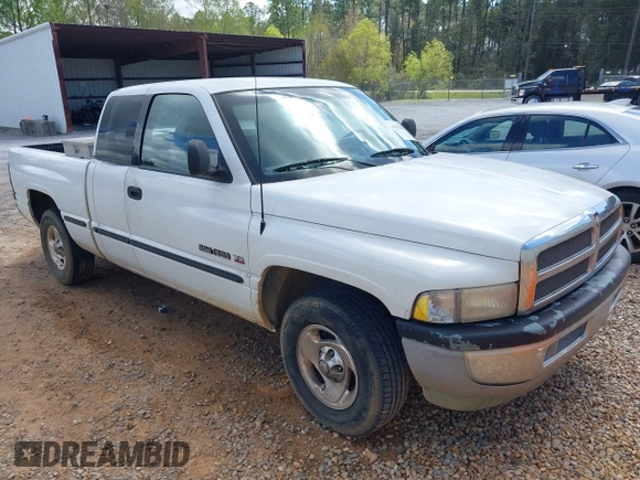 1998 Dodge 1500 z VIN 3B7HC13Y3WG180371, wystawiony jako IAAI lot #41832046 z przebiegiem 245 121 mil mil oraz . Historia ofert i sprzedaży dostępna na DreamBid. Obrazek 1.