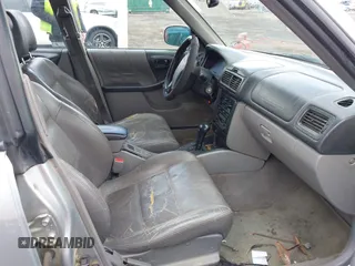 2002 Subaru Forester S w/Premium Pkg with VIN JF1SF656X2H723632, listed as a IAAI auction lot 41805289 with 258,754 mi miles. Bid and sale history available at carsss.com. Image 5.