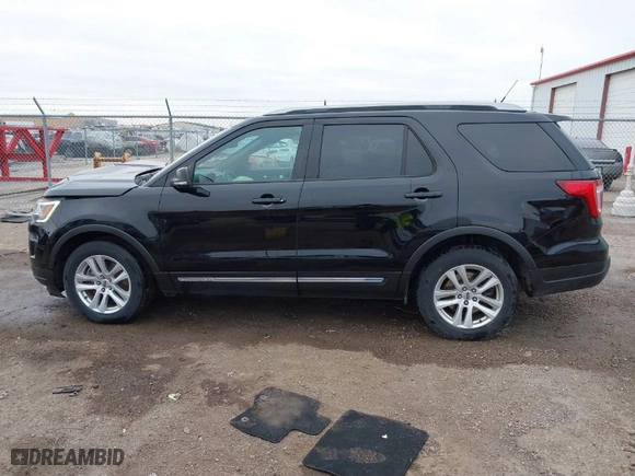 2018 Ford Explorer XLT with VIN 1FM5K7D8XJGA19202, listed as a IAAI auction lot 41211513 with NaN miles. Bid and sale history available at carsss.com. Image 14.