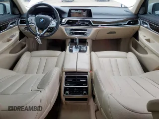 2021 BMW 7 Series 740i with VIN WBA7T2C09MCG32688, listed as a Copart auction lot 88122315 with 30,668 mi miles and Salvage title. Bid and sale history available at DreamBid. Image 8.