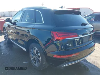 2021 Audi Q5 Premium Plus with VIN WA1BAAFY7M2065912, listed as a IAAI auction lot 41752656 with 30,472 mi miles and . Bid and sale history available at DreamBid. Image 3.
